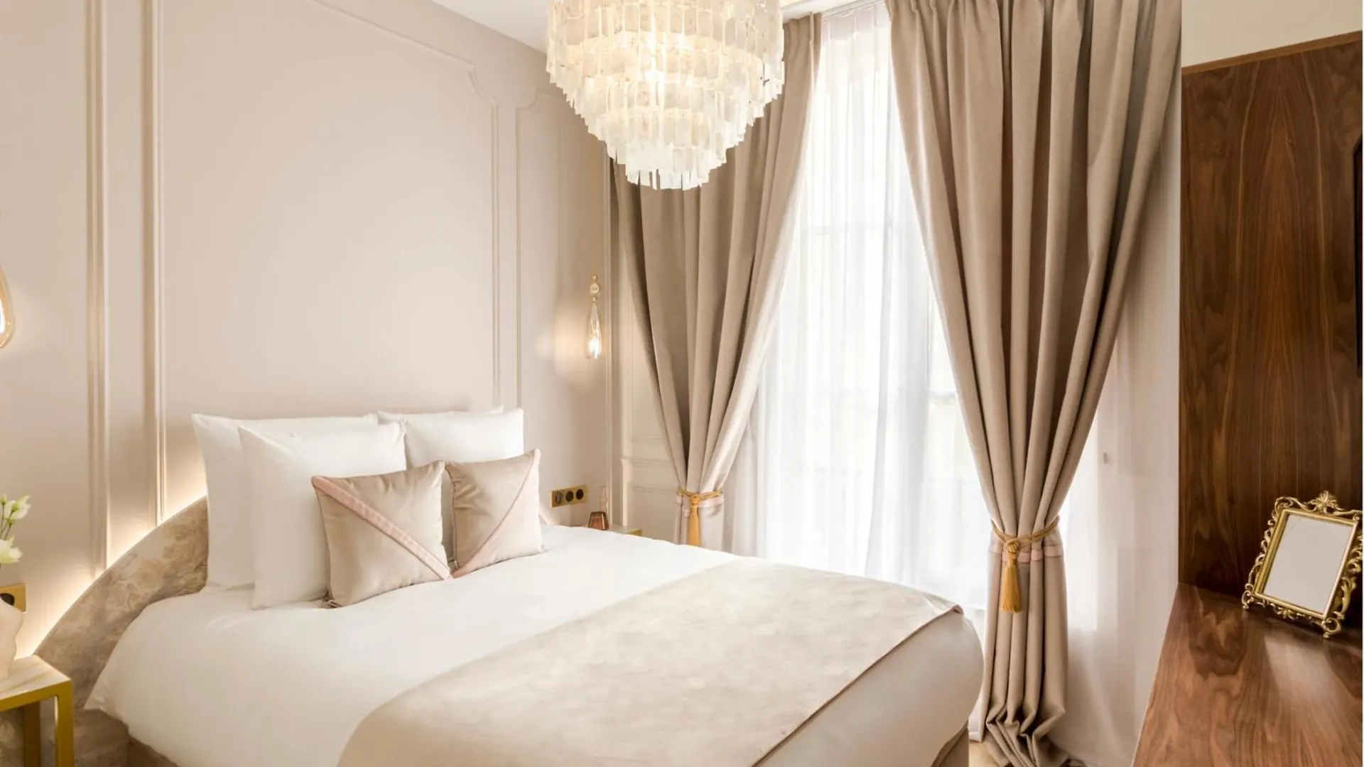 Merveil - Signature - Champs Elysees -kleber * Paris